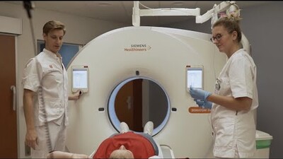 Casper en Eliza vertellen je waarom zij voor de opleiding hebben gekozen