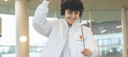 Digdem combineert zorg voor patiënten met haar passie voor muziek